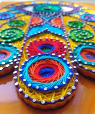 Ладонь Бога в стиле String Art - плетённая картина из ниток и гвоздей