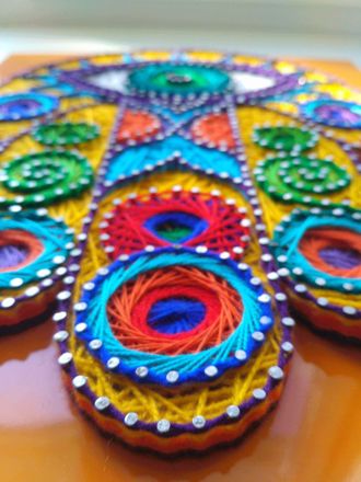 Ладонь Бога в стиле String Art - плетённая картина из ниток и гвоздей
