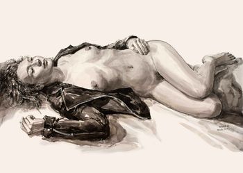 Лежащая.  leather jacket